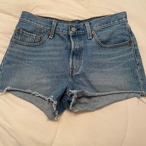 W27 Levi 501 Blue jean shorts